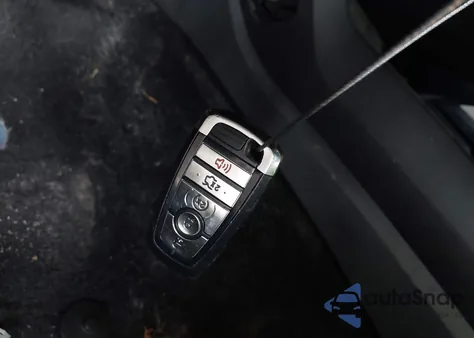 2018 Ford Fusion Titanium z USA, uszkodzony, nr VIN 3FA6P0D98JR268784